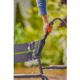Gardena Cleansystem S kézi kefe, puha sörtékkel, tömlőcsatlakozóval, kisebb felületek tisztításához