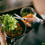 Fiskars konyhai olló, 18 cm 1075051